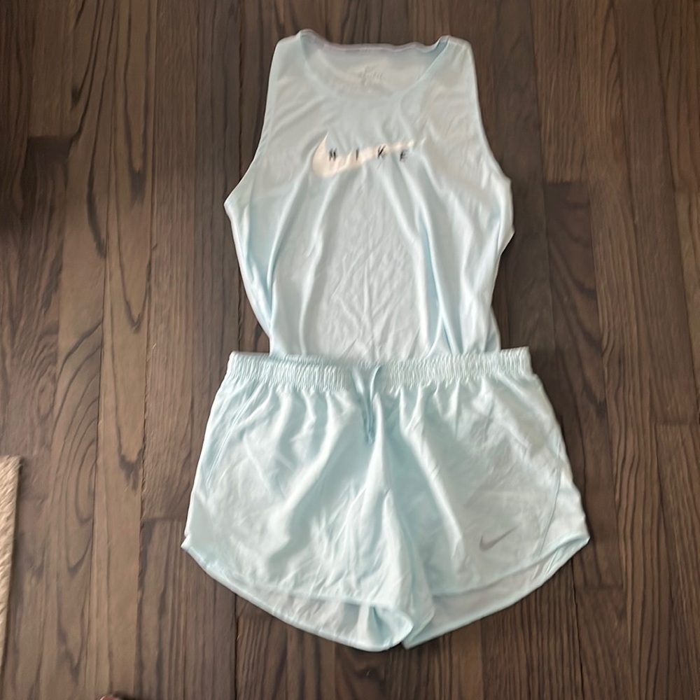 Nike running fit